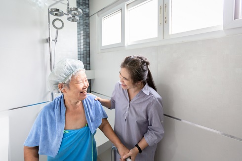 personal-care-for-the-elderly-assistance-while-bathing